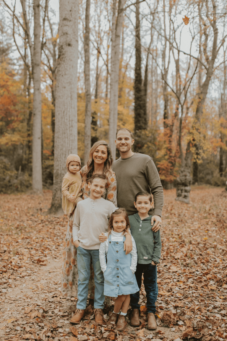 Neutral Colors Fall Family Photo Inspiration