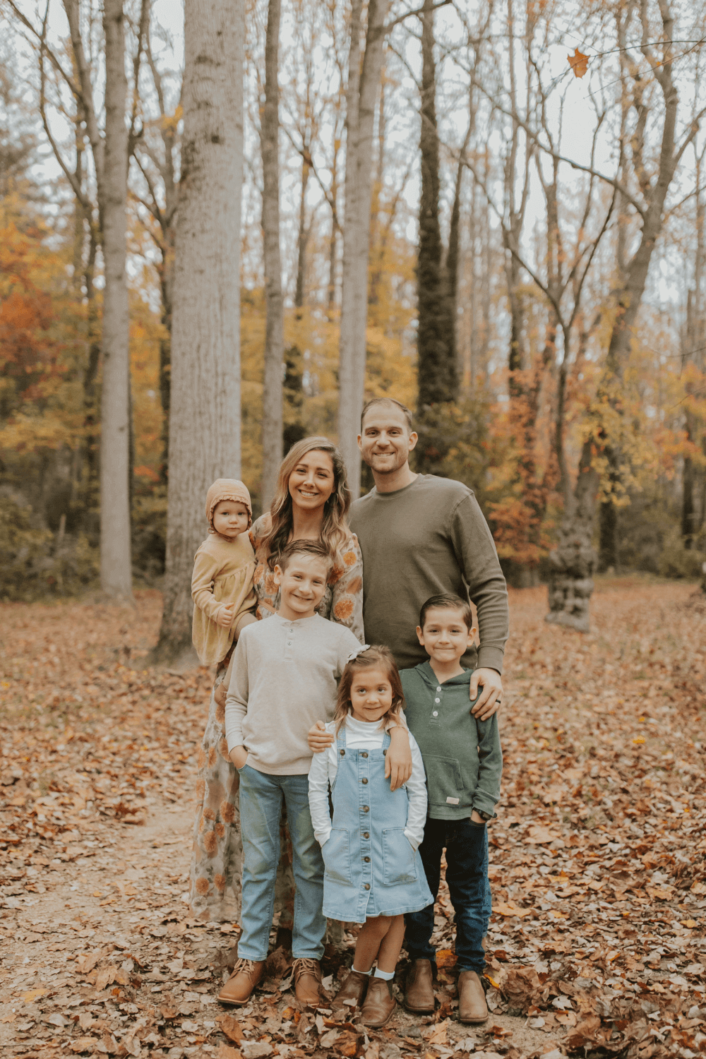 Neutral Colors Fall Family Photo Inspiration